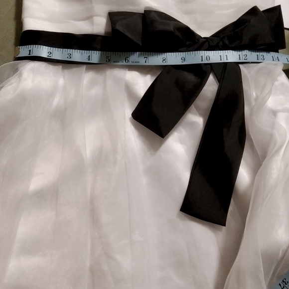Kiss Formal Black & White Dress. Missing Size tag. SEE Photo for measurements. - Picture 8 of 8